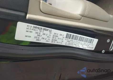 2014 Jeep Grand Cherokee Overland z USA, uszkodzony, nr VIN 1C4RJECG9EC125403